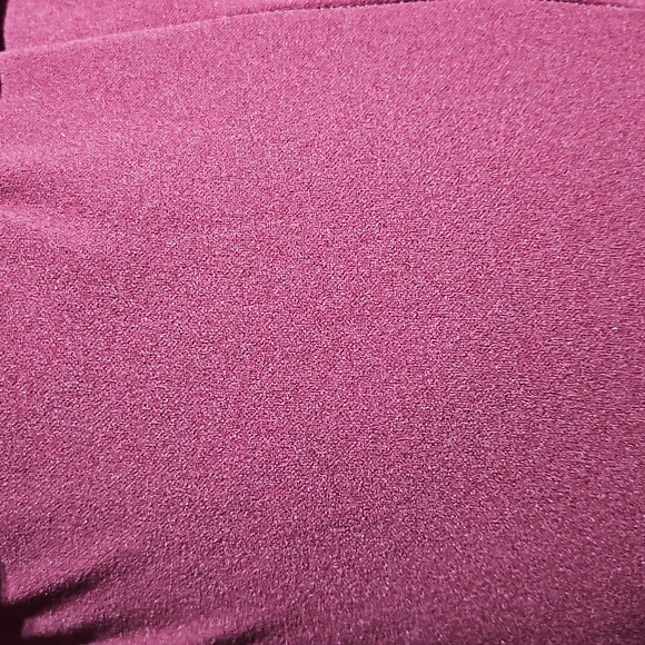 Burgundy zip down sleeveless dress with pockets - Picture 6 of 7